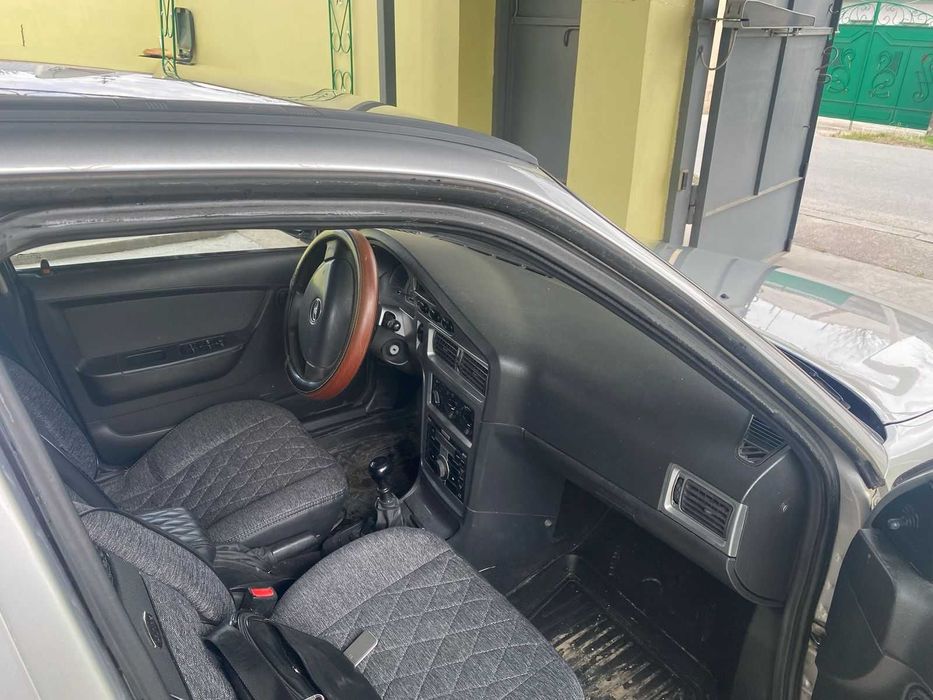 Автомобиль daewoo nexia