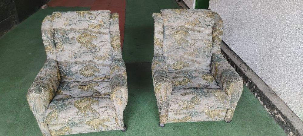 Кресло. Кровать.