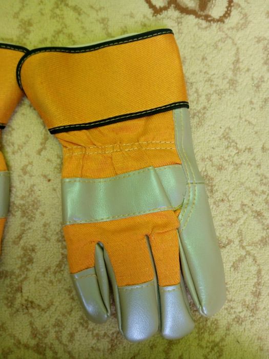 Рабочие перчатки