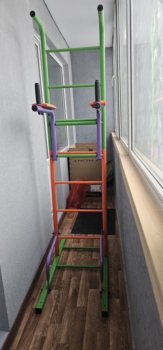 Шведская стенка с брусьями