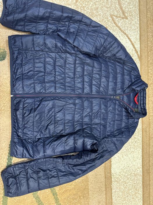 Продам куртку мужскую.