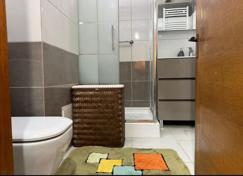 Inchiriez apartament 3 camere decomandate in Bistrita Lac