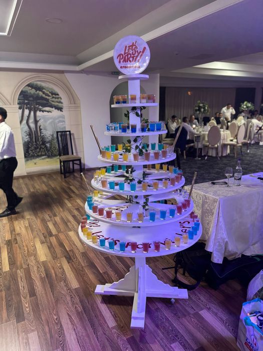 Inchiriez tort de shot-uri tortul mirelui