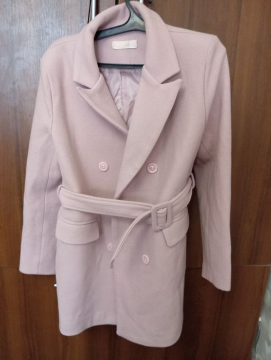 Продаю стильное женское пальто