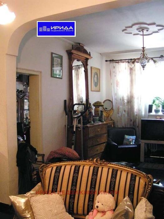 Тристаен апартамент в  Идеален Център!