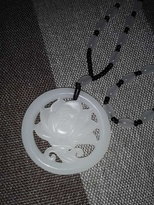 Нефрит кулон, бусы