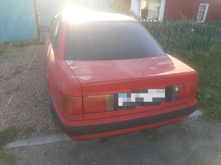 Срочно продам Audi 100 c4