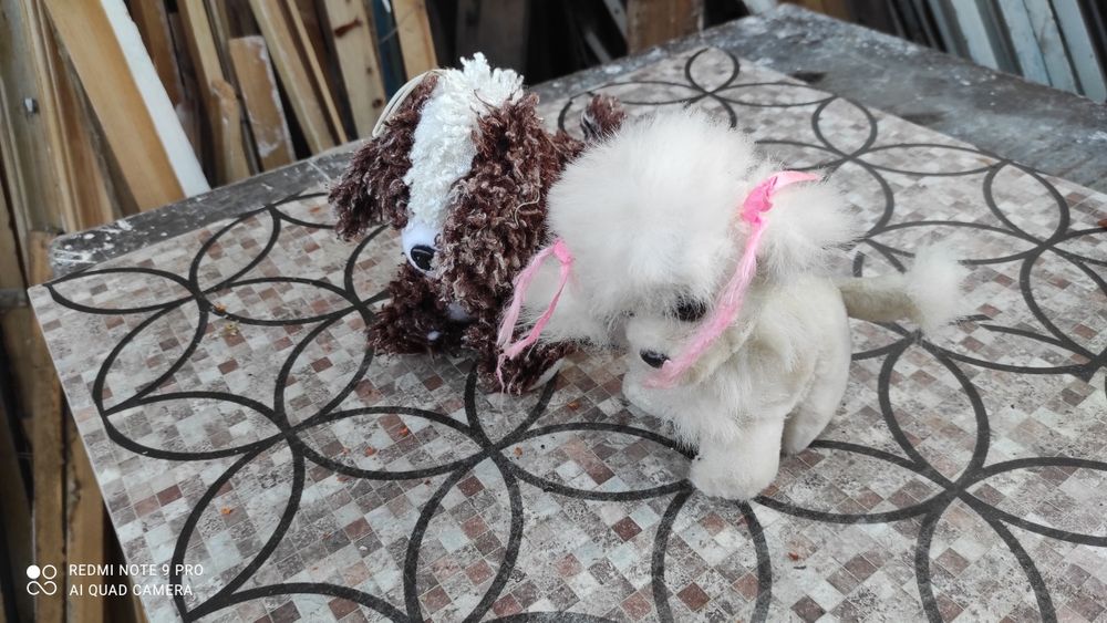 Четыре мягкие игрушки.