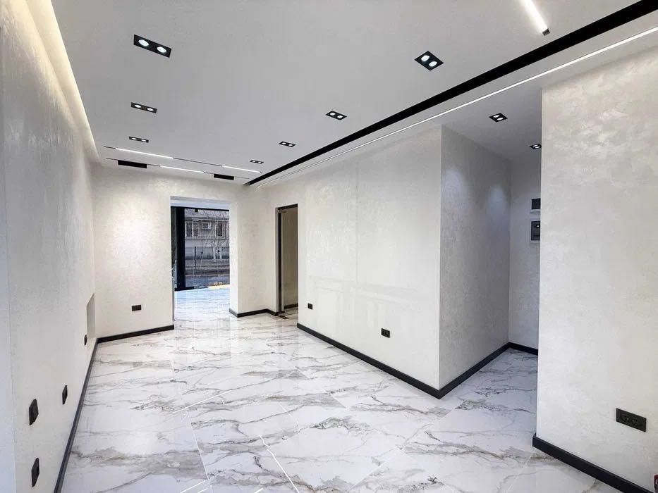 Tayyor ijara: Ofis  salon  show-room 71 m² + 31 m² podval Eco Park