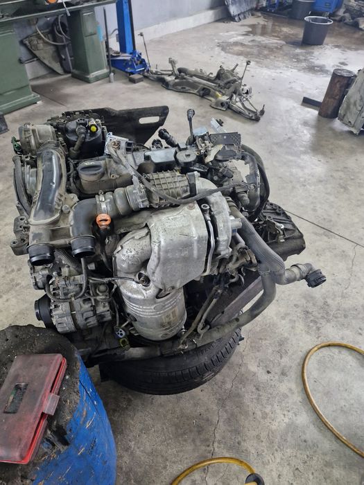 Peugeot 308 T9 2016 1.6 Blue Hdi 120 двигател на части