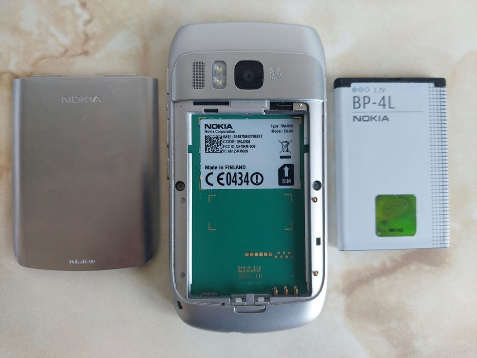 [e6] Vând Nokia E6 Silver (de colecție, în perfectă stare) /poze reale