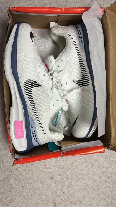 Продам Беговые кроссовки