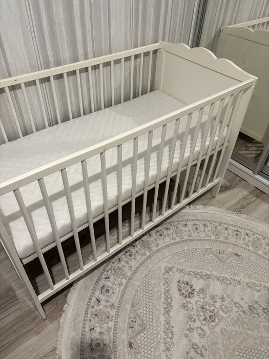 Продам детскую кроватку ikea