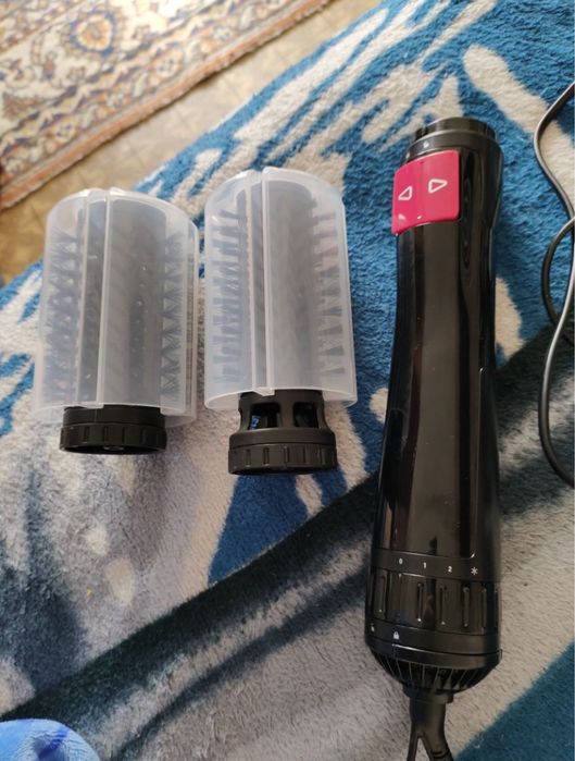 Продам фен щетка Rowenta