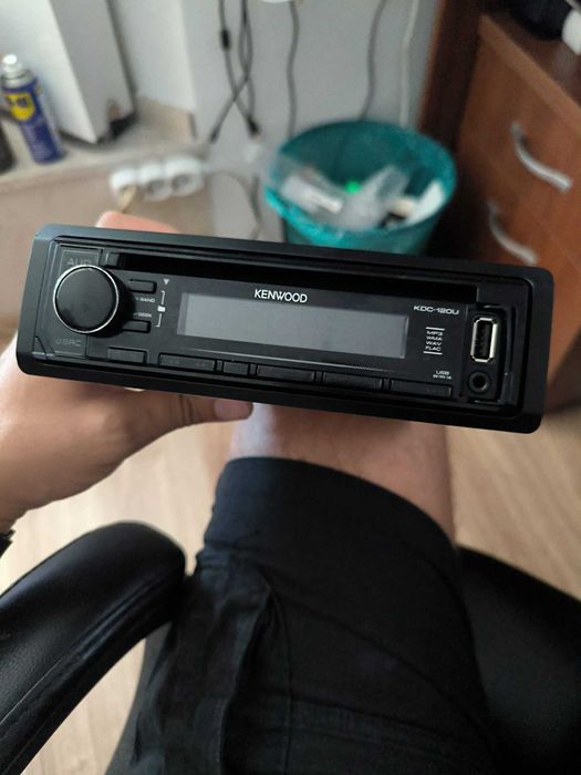 Kenwood KDC-120U – CD / USB / AUX – автомобилно радио