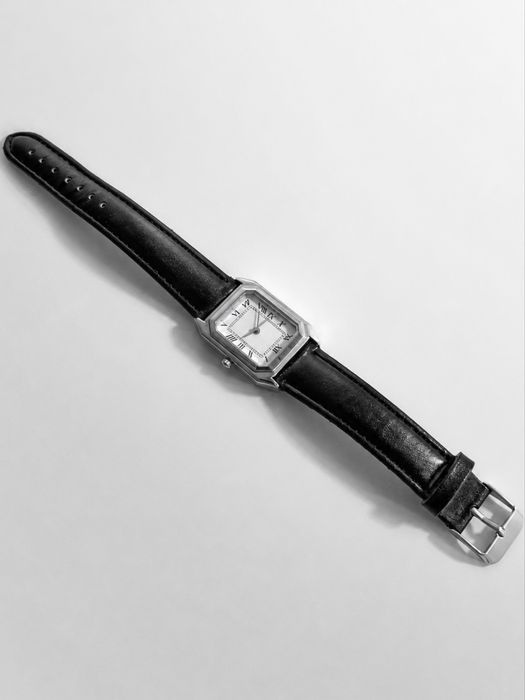 Классические часы  в стиле CartierTank