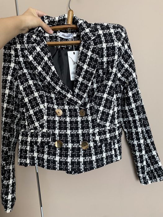 Женский пиджак твидовый