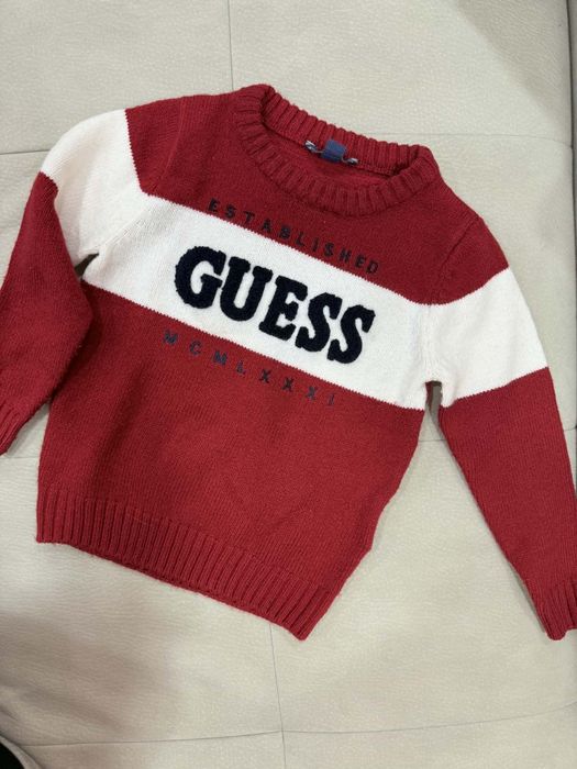 Детски блузи на марката Guess