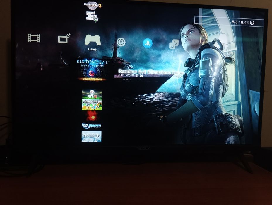 Ps3 fat, ps3 slim със 2 джойстика и около 20 игри към тях