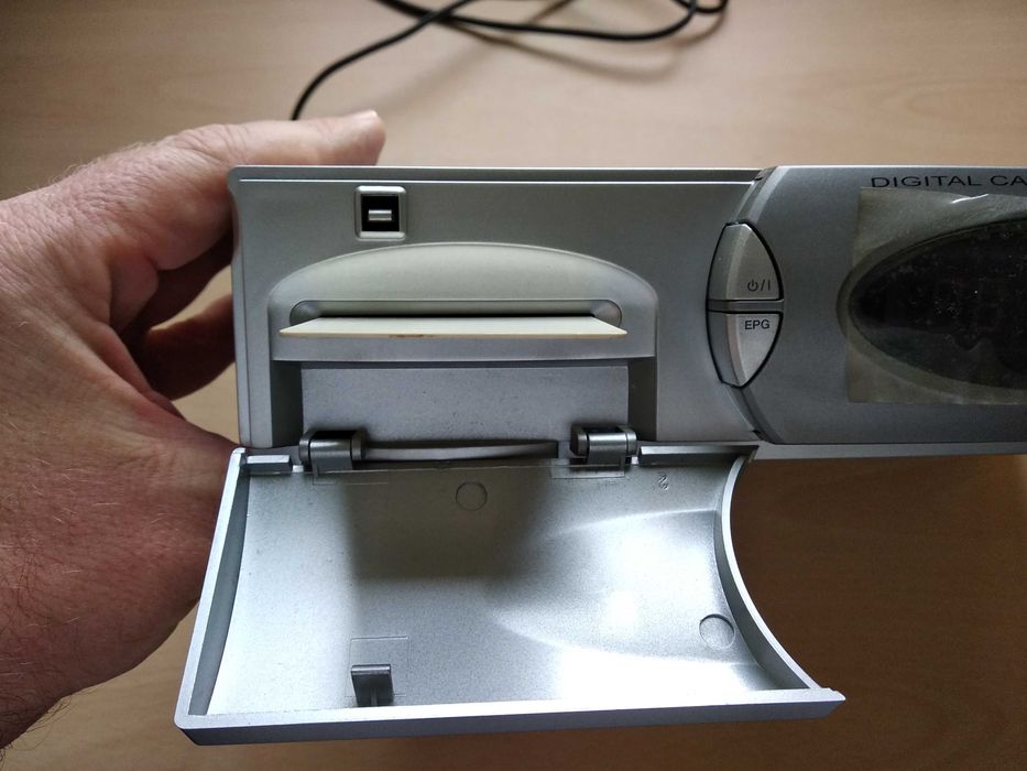 цифров SET TOP BOX с вграден CONAX