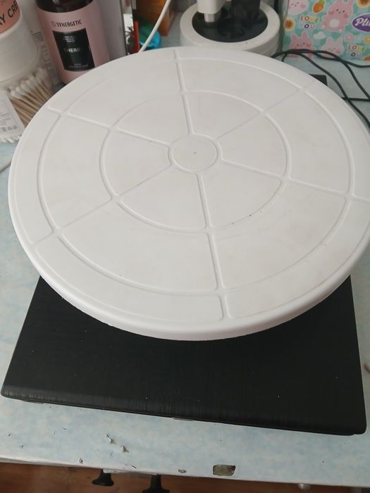 Продается поворотный кондитерски столик