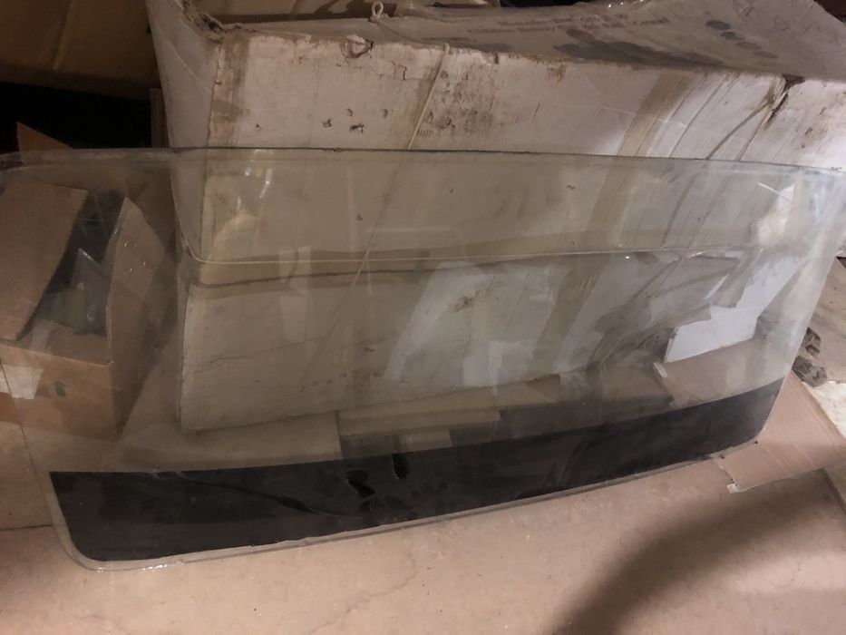 Стекла лобовые на разные авто