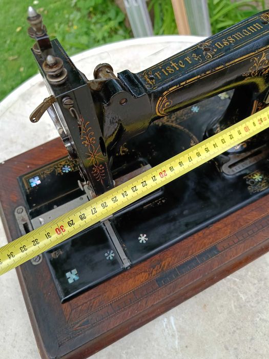 Стара немска шевна машна