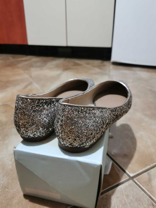 Balerini eleganți de ocazie