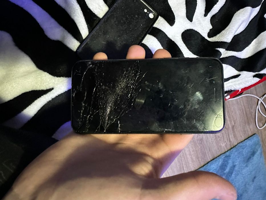 Vand iphone se 20 functional