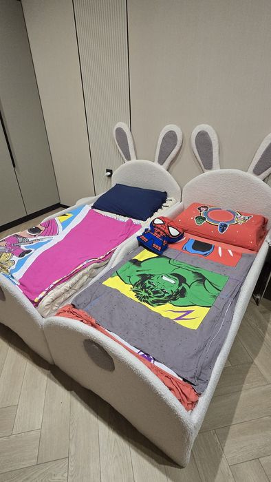 Продам 2  детских кровати зайчики