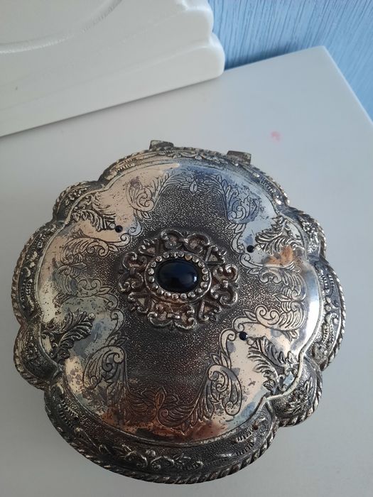 Продам бусы натуральный коралл.