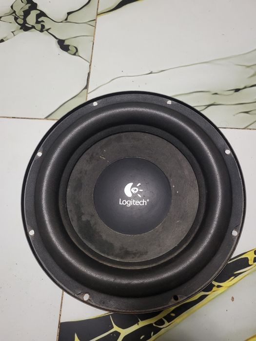 Se vinde Logitech Z-5500 subwoofer