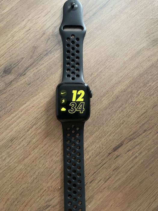 Apple watch SE Nike 40мм