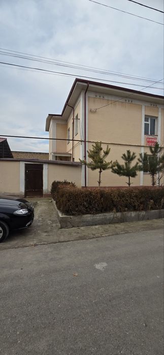 Коттедж продается 4 соток ориентир "Food city" рынок