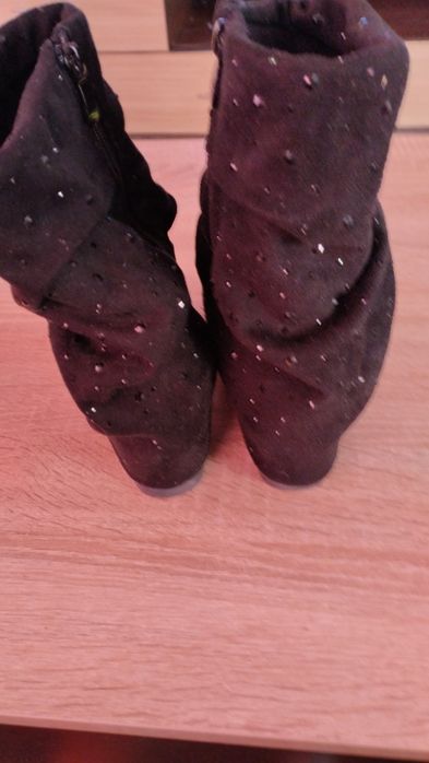 Дамски боти и ботуши