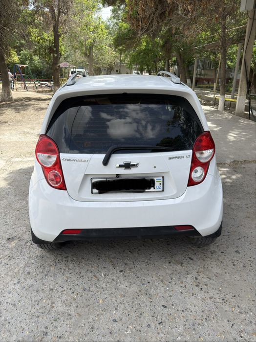 chevralet spark sotiladi