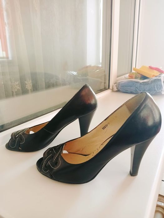 Продам туфли 2000