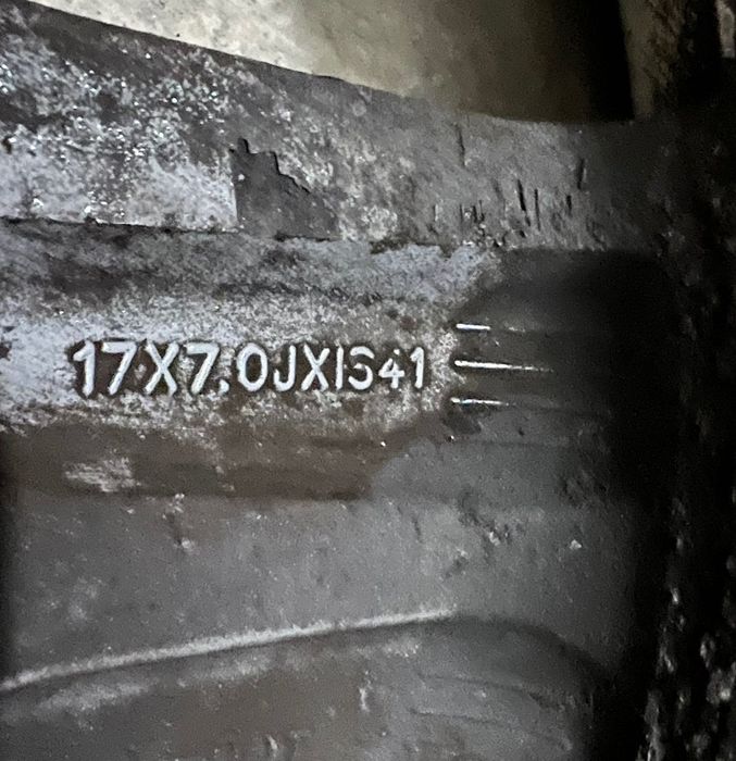 Джанти с гуми 17/5х120