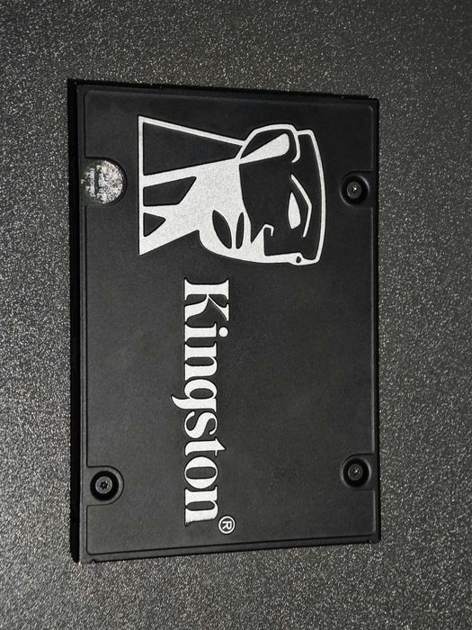 SSD Kingston KC600 256GB SATA III – 93% Health – Testat Complet – 562 MB/s