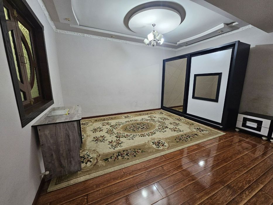 Продается 2х комнотная квартира кирпичний дом