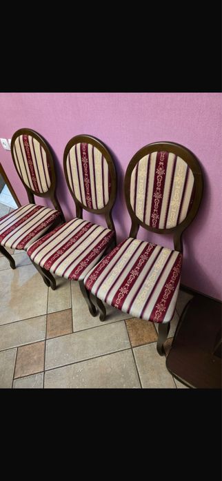 Стол со стульями