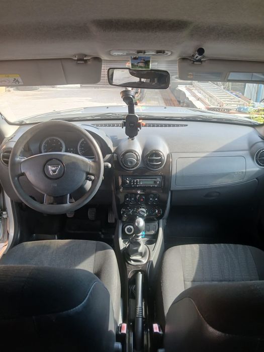Vand Duster-15.dci-110 cai-4x4-an 2012-proprietar