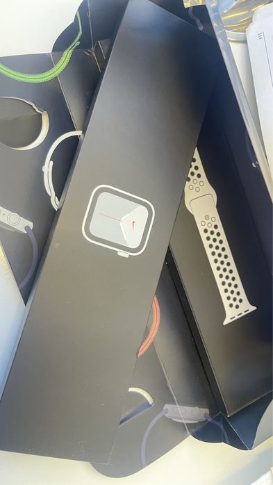 Смарт-часы Apple Watch Nike SE GPS