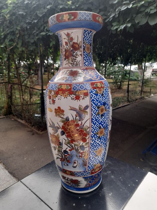 Vînd vază veche CHINA*