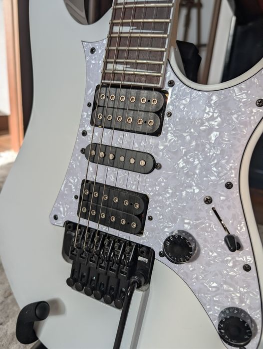 Электрогитара Ibanez 300 000 тг.