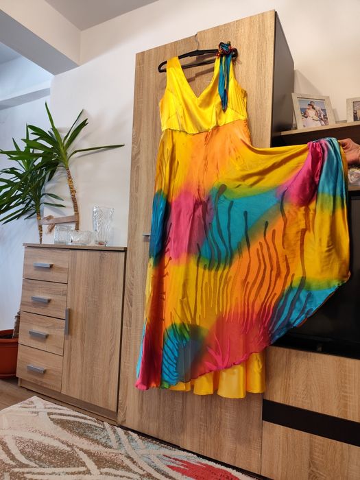 Vind rochii de ocazie!