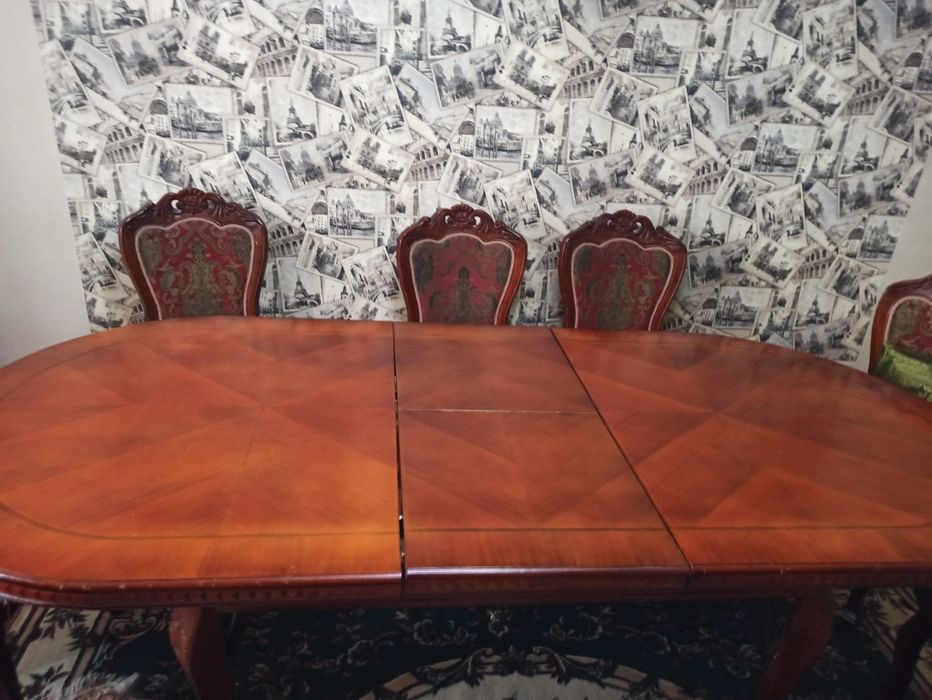 Раскладной стол в гостинную