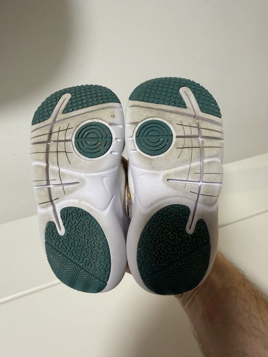 Pupucei Nike marimea 25