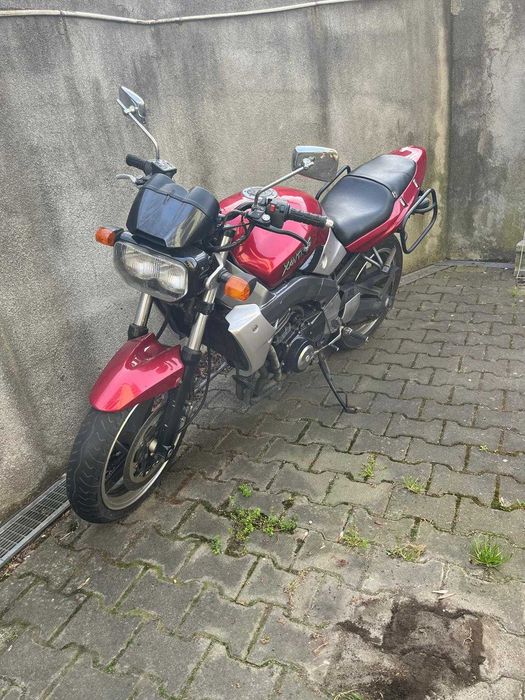 Motocicleta Xanthus ZR400