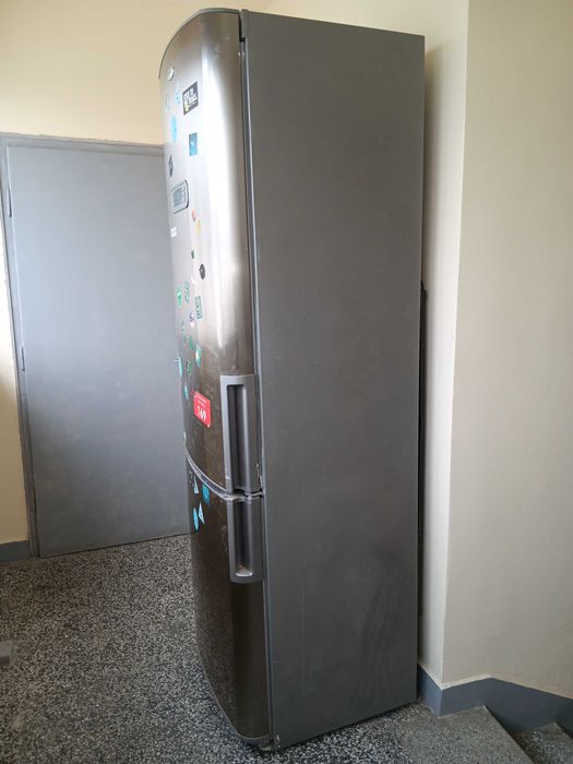 Малък хладилник ,втора употреба,плюс голям хладилник,втора употреба